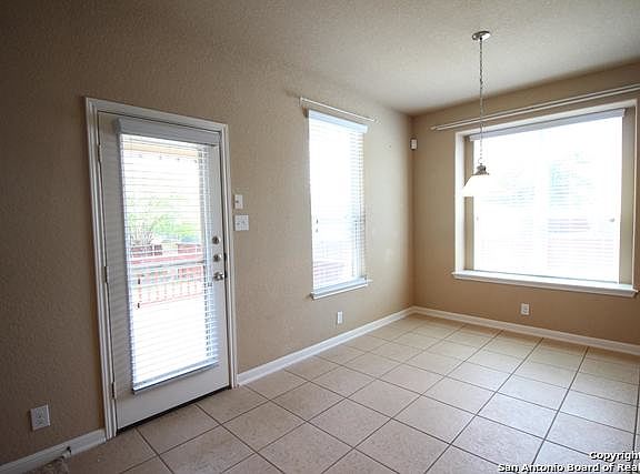 5th image of 530 Portrush Ln