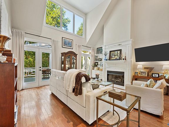 4th image of 2701 Whistler Ln SE