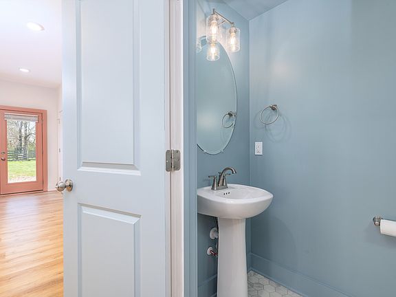 5th image of 4426 Adoree Dr