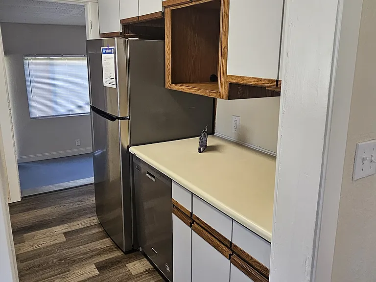 916 W 300 N — Photo 9