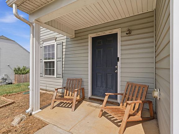 4th image of 707 Bentley Ln