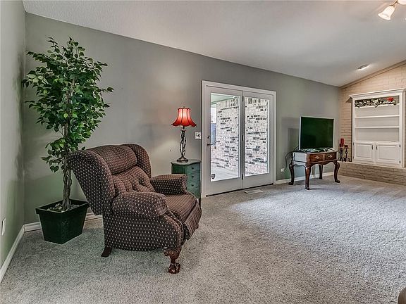 5th image of 11509 Carriage Dr