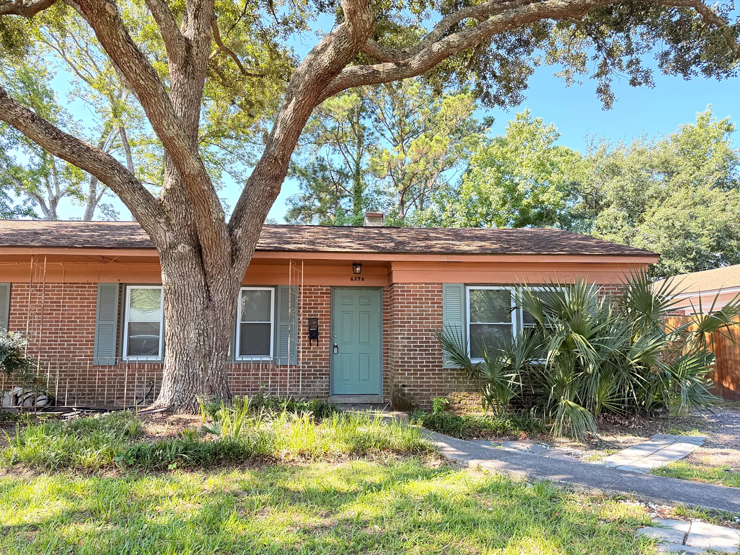 Move-In Ready South Windermere Duplex Updated Interior & Prime Location! — Photo 2