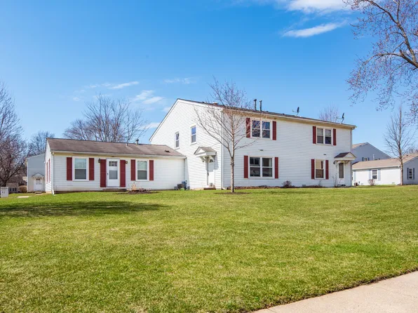 223 Harvest Ct, Vernon Hills, IL 60061