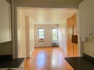 453 W 50th St #3C, New York, NY 10019