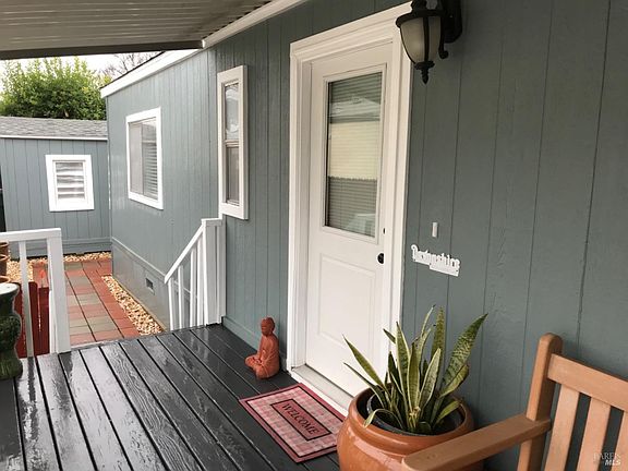 2nd image of 8 Del Loma Court