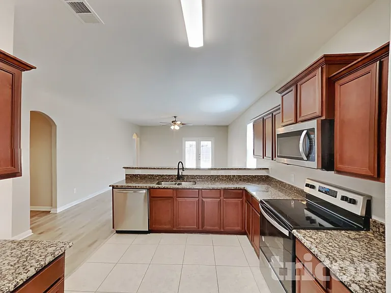 131 Mount Vernon Ln — Photo 7