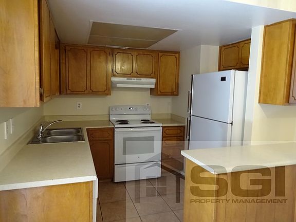 3rd image of 1432 E Knoll Cir #102