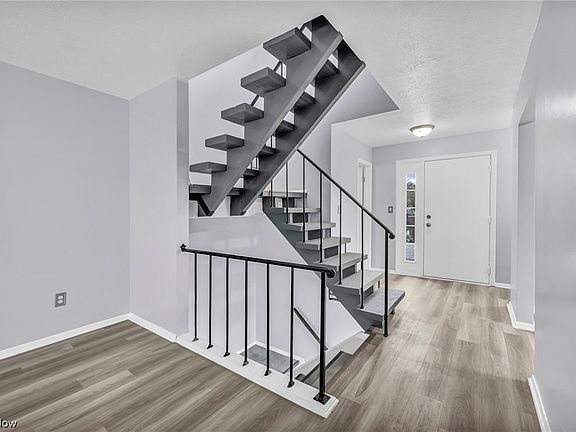 4th image of 9309 Sussex Dr #9309