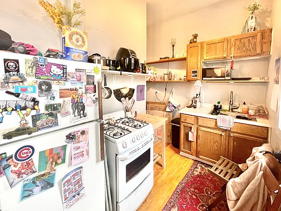 5th image of 1359 W Chicago Ave #C-9