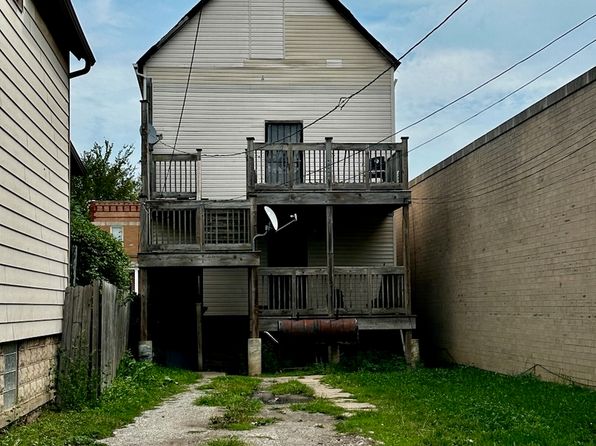 chicago-illinois-2143787072 picture