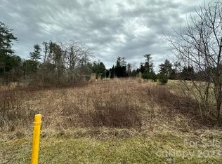 202 Montevilla Dr #17, Hendersonville, NC 28739