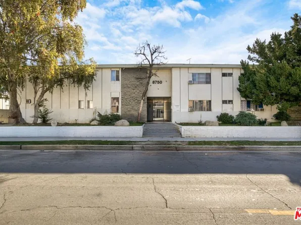 8750 Owensmouth Ave, Canoga Park, CA 91304