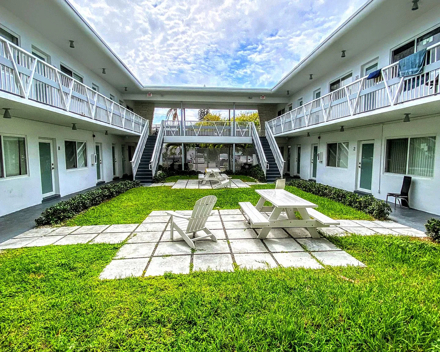 Stylish Ground Floor Courtyard Unit Now Available — Photo 2