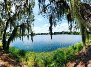 737 Lake Blue Dr, Lake Placid, FL 33852