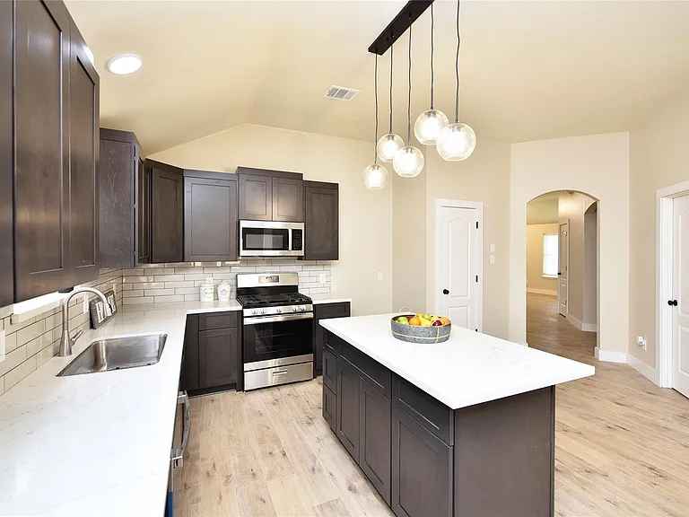 7715 Butler Lakes Ct — Photo 14