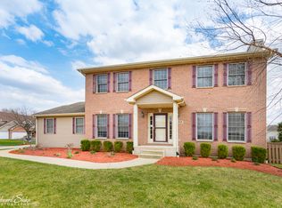 213 Midlane Dr, Crystal Lake, IL 60012