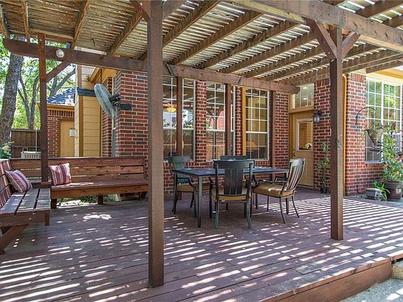 4th image of 1393 Oak Hill Cir
