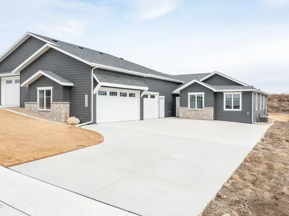 2020 Prairie Hawk Dr, Bismarck, ND 58503