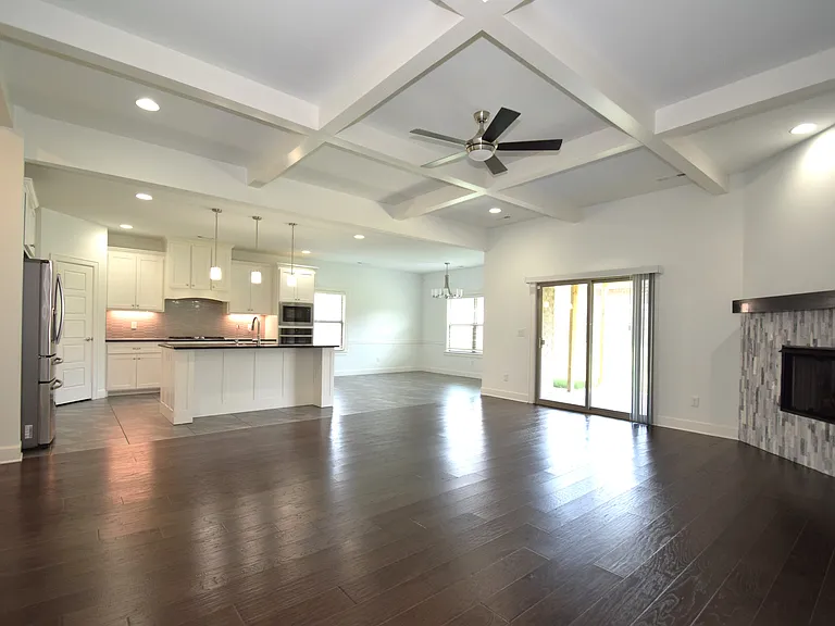 4203 SW Bermuda Ave — Photo 3