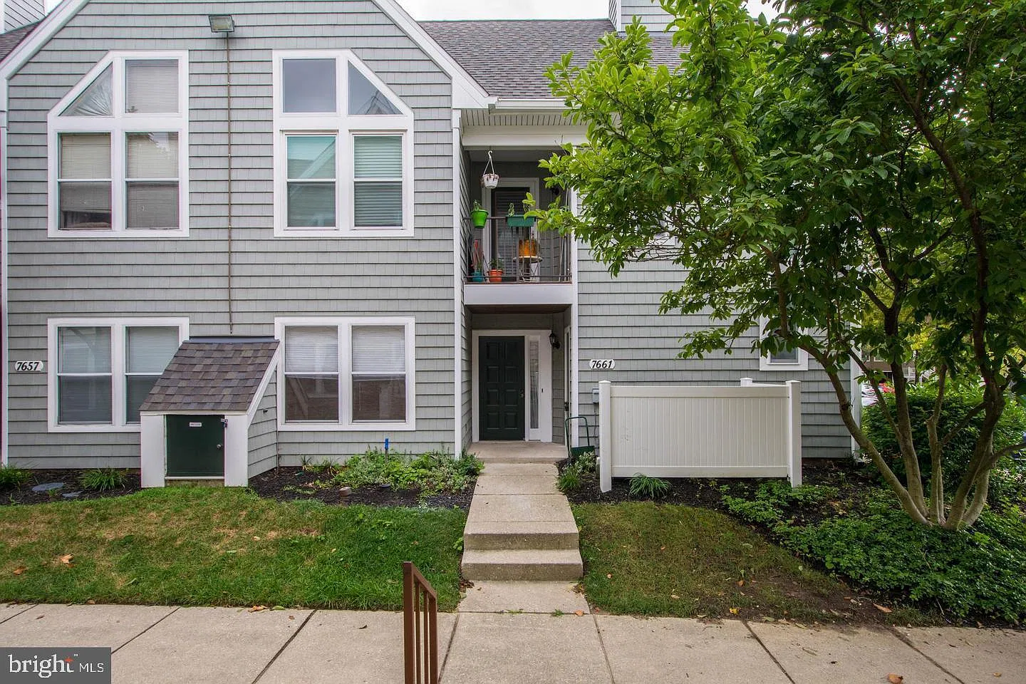 2 bed, 2.0 bath, 1010 sqft, $2,100 — Photo 1