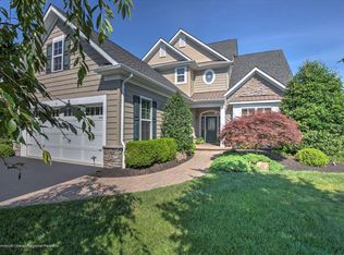 16 E Corsica Ct, Farmingdale, NJ 07727