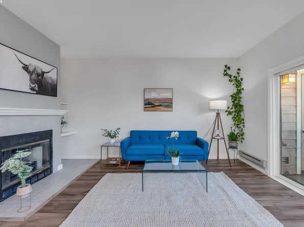 201 Shoreline Ct, Richmond, CA 94804