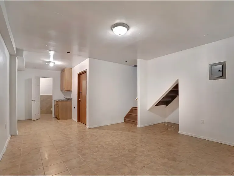 114 N 7th St #1L — Photo 3