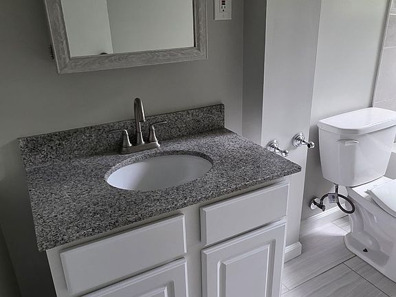3rd image of 3925 James St APT C3