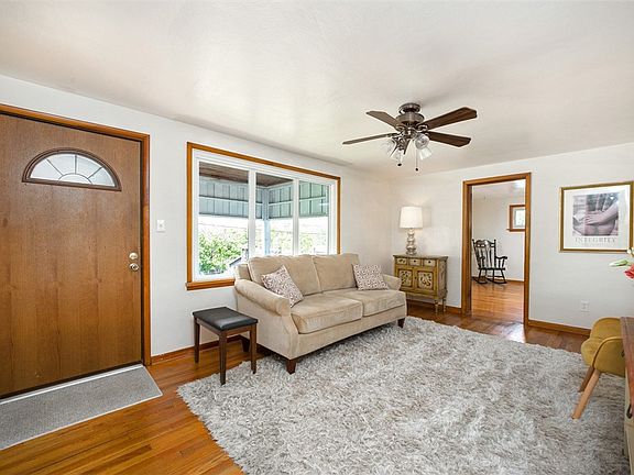 5th image of 1104 Bennett Ave