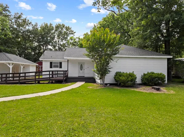 470 Holly St, Bridge City, TX 77611