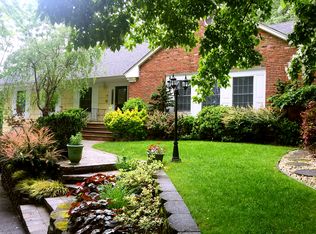 46 Pine Dr, Cold Spring Harbor, NY 11724