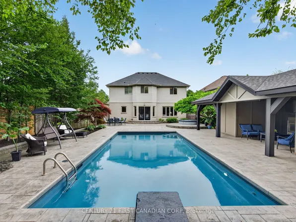 1027 Manchester Rd, London, ON N6H 5J1