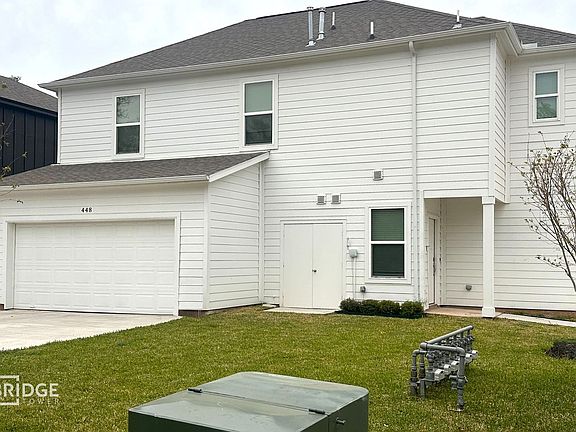 2nd image of 448 Huisache St