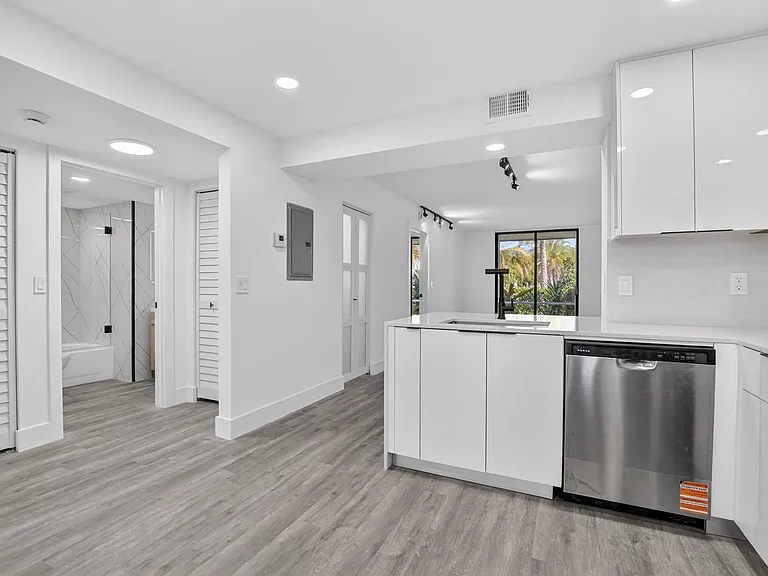 Boca Villas — Photo 60