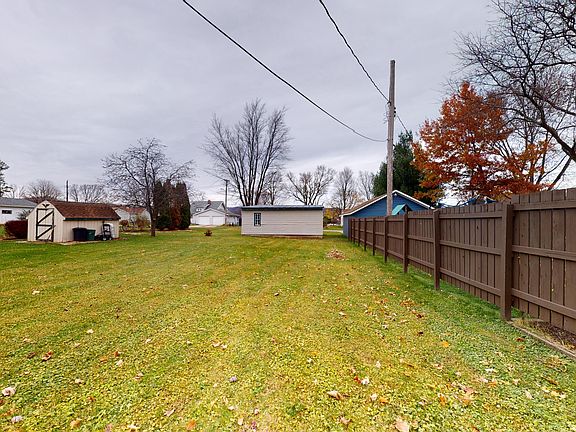 3rd image of 20574 W Gale Ave