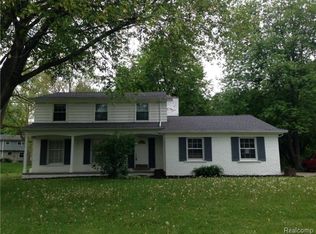 2634 Plum Brook Dr, Bloomfield Hills, MI 48304