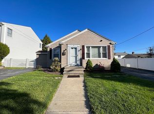9 Packard Ave, North Providence, RI 02911