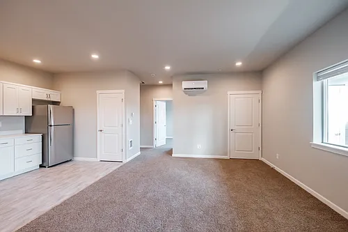 4125 Market St NE Photo 1