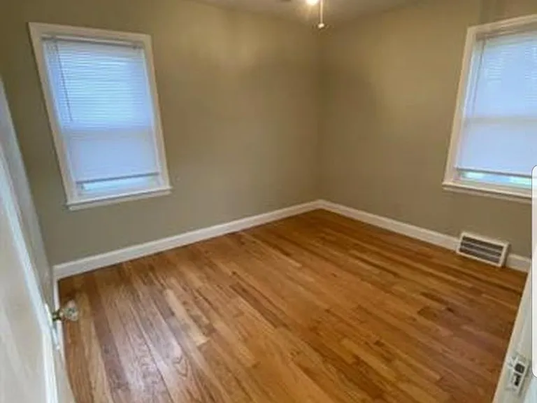 24171 Chicago St — Photo 4