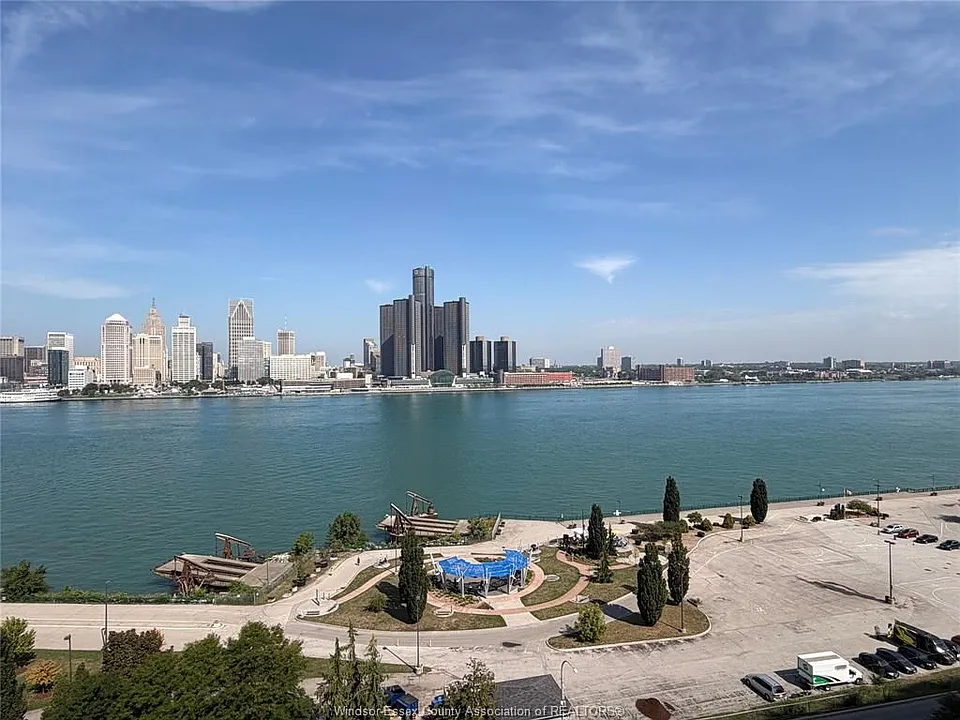 111 Riverside Dr E #1415