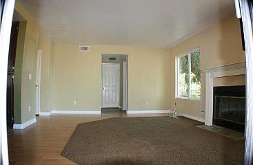 4th image of 1000 Red Oak Pl