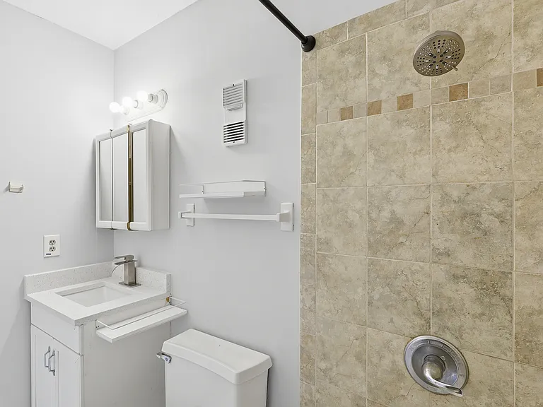 3801 N Oak Dr #A72 — Photo 26
