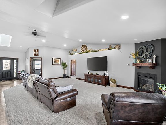 5th image of 5848 Arsenal Ct