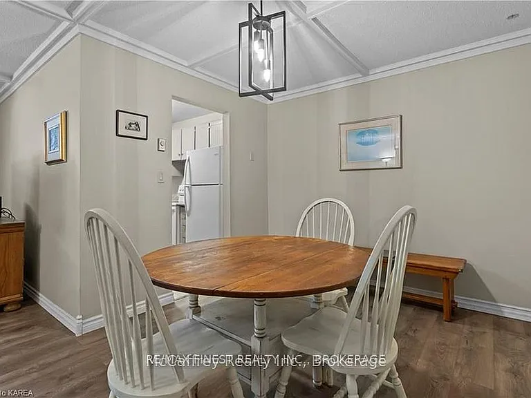 1010 Pembridge Cres #110 — Photo 4