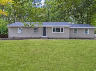 4 Storybook Ln, Saint James, NY 11780