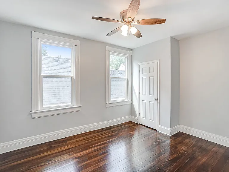 2036 Garrard St — Photo 31