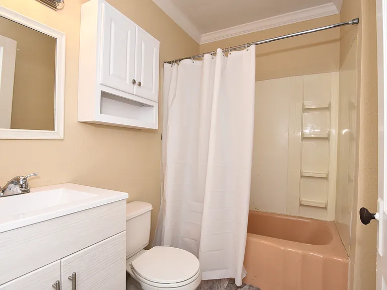 302 E Aquarium Pl — Photo 20
