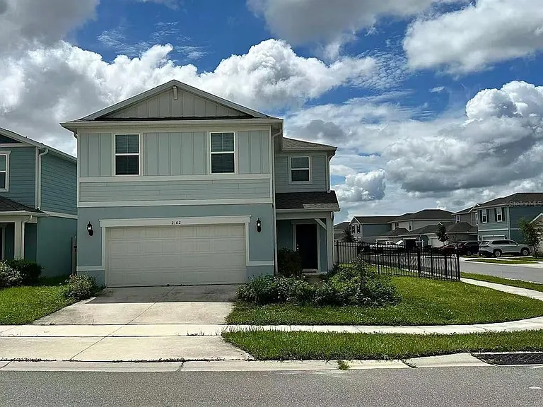 2102 Charming Ave — Photo 1