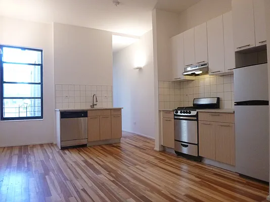 Rented by Bohemia Realty Group | media 14